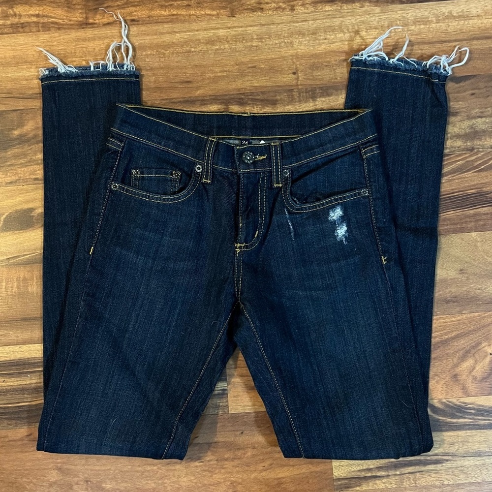 Nwt Carmar Distressed Skinny jeans